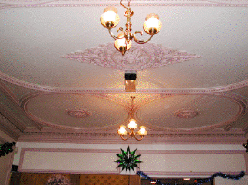 The plasterwork continued in the bar. Only visible from the floor after
4 bottles of Landlord.